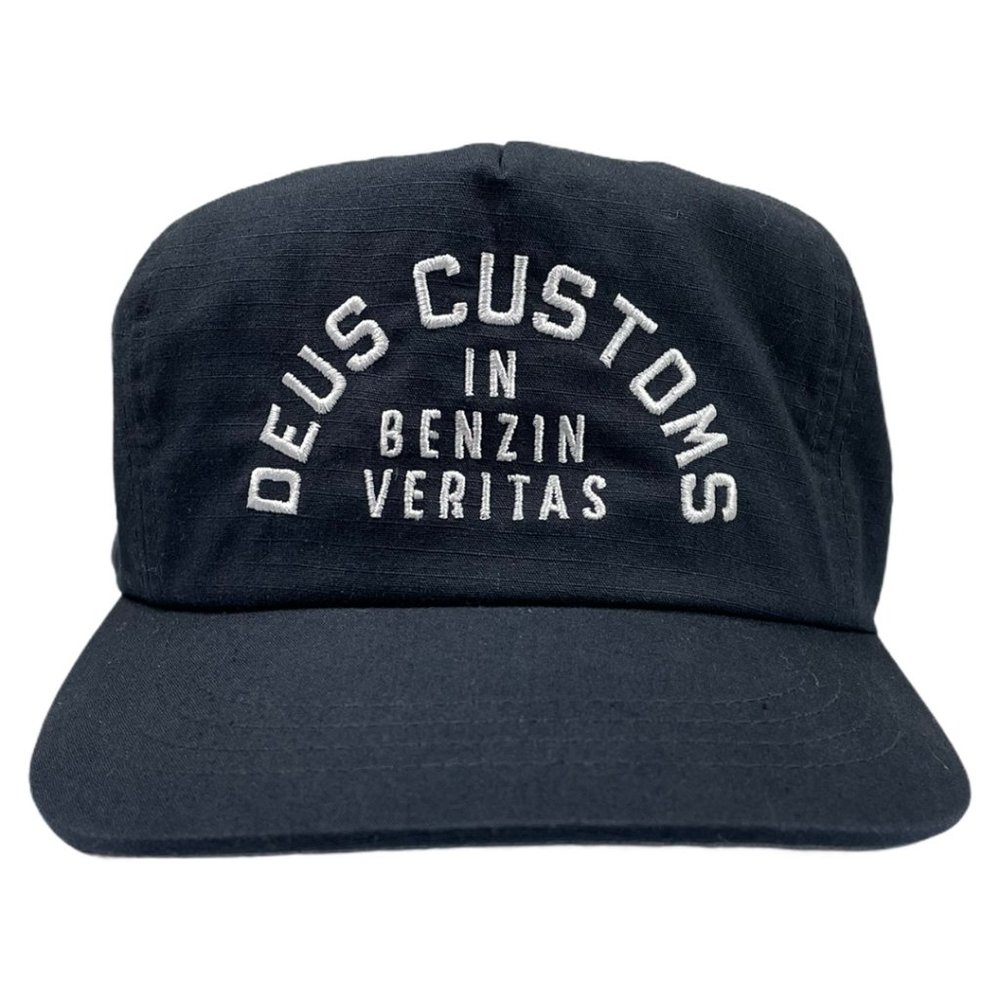 Deus Customs In Benzin Veritas Black Hat